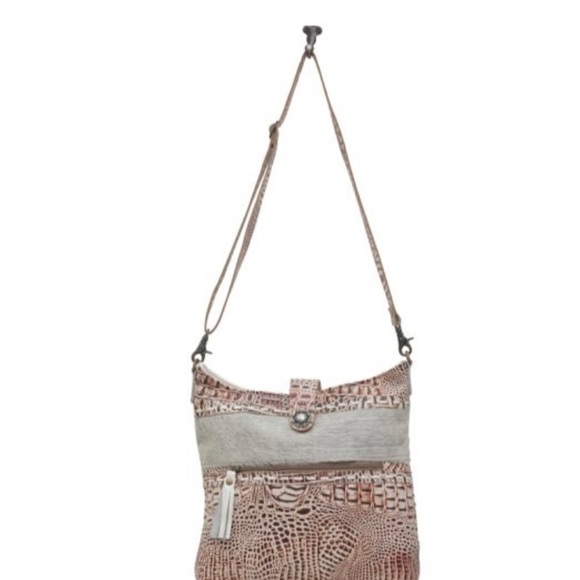 Myra Smokey Leather Cowhide shoulder Bag - Picture 4 of 10